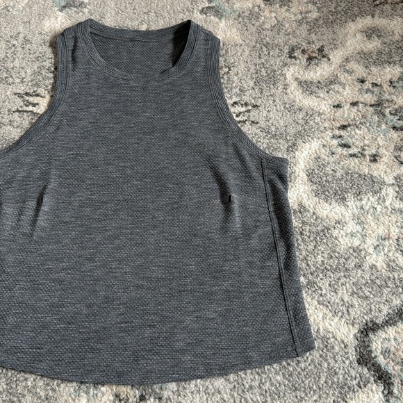 Lululemon gray textured tank top - Picture 3 of 9